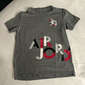 Jordan Grey T size 5